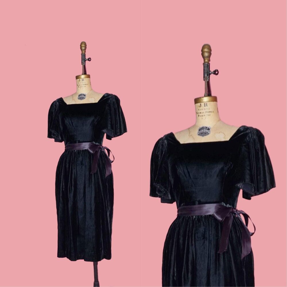 1970s-80s S.G. GILBERT LORD + TAYLOR Velvet Flutter Sleeve Dress W/Satin Sash. S